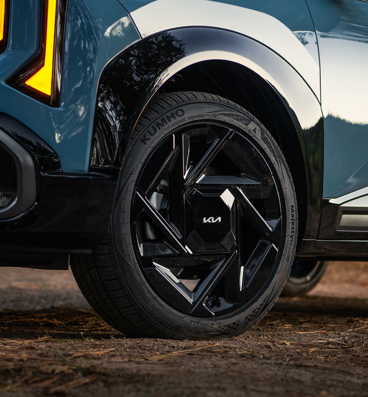 Exclusive 19-in. Wheels